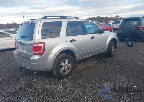 2010 Ford Escape Xlt z USA, uszkodzony, nr VIN 1FMCU0D79AKA78657